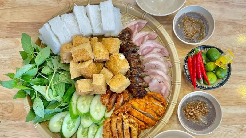 bún đậu năm hiền